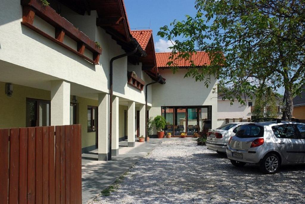 Penzion Jople Podhájska Extérieur photo